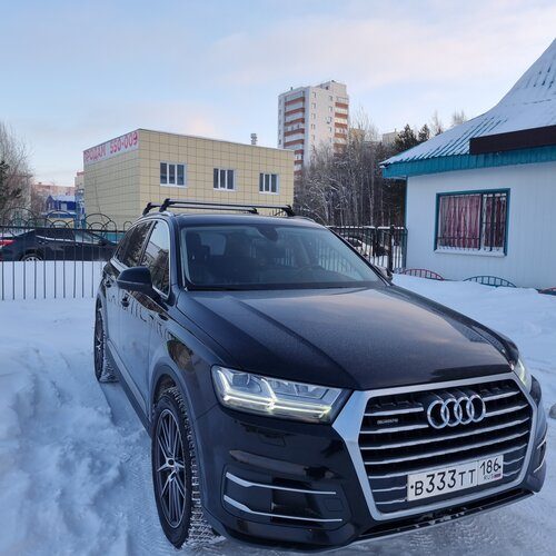 Audi Q7 у мастерской